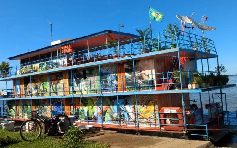 Barco Hotel Garça Branca (imagem ilustrativa)