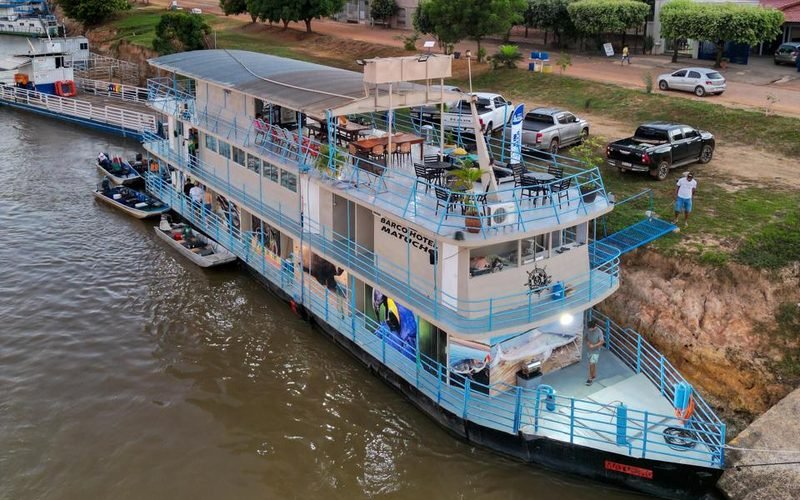 Barcos-hotel no Rio Araguaia