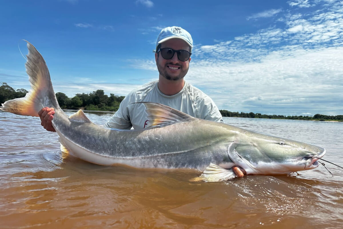 Operação de pesca com barcos e guias na Pousada Asa Branca